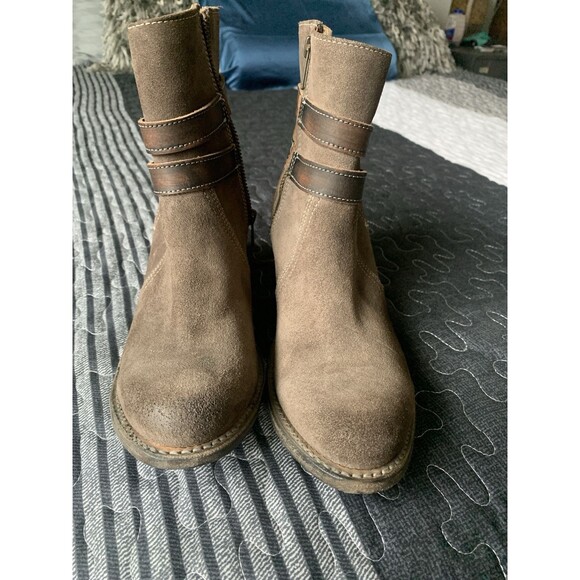 Freebird Brown and Tan Ankle Boots - Picture 8 of 16